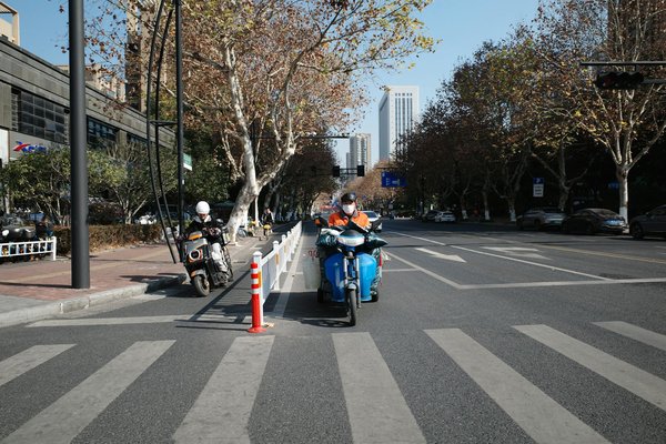 Wie kann ich die Lackierung meines Motorrads schützen?